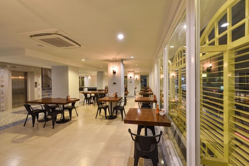 Hotel October Phuket Exterior photo