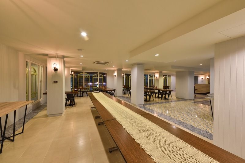 Hotel October Phuket Exterior photo