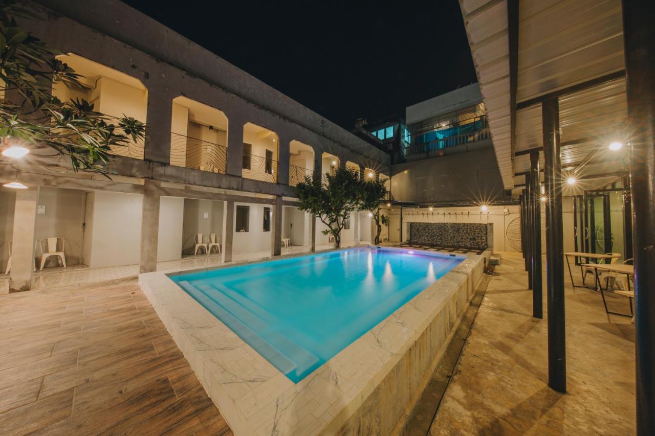 Hotel October Phuket Exterior photo